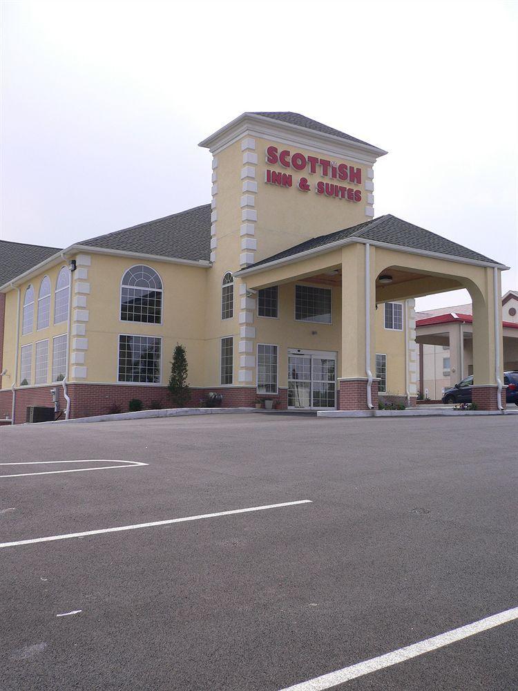 Super 8 By Wyndham Harrisburg Hershey North Exterior photo