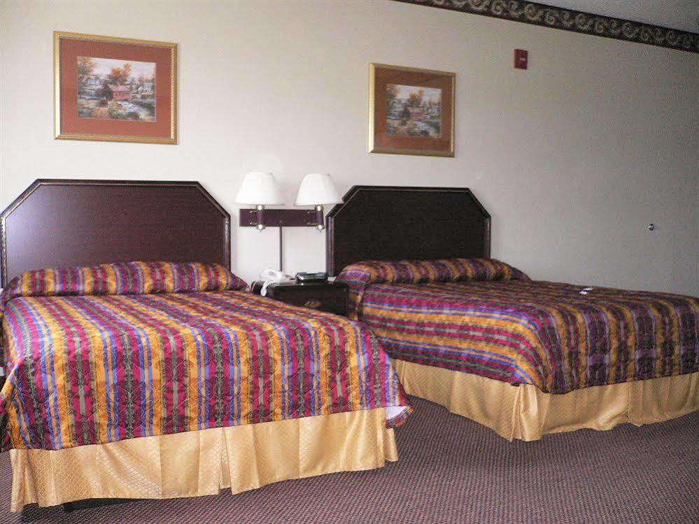 Super 8 By Wyndham Harrisburg Hershey North Exterior photo