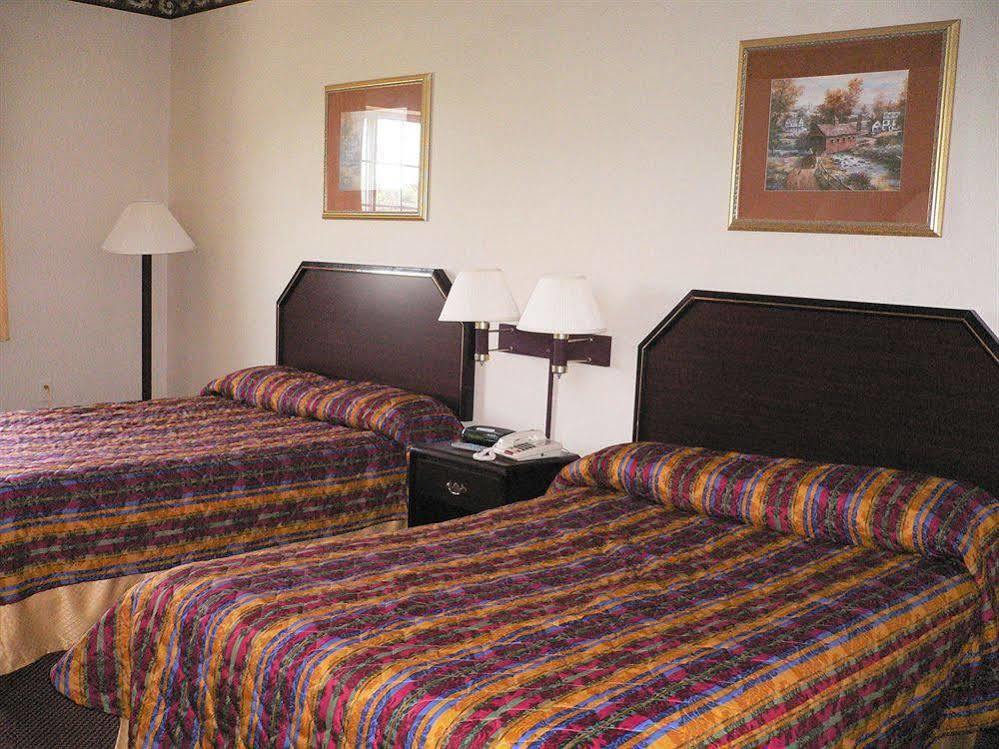 Super 8 By Wyndham Harrisburg Hershey North Exterior photo