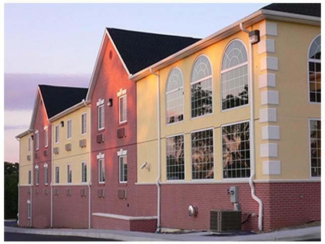Super 8 By Wyndham Harrisburg Hershey North Exterior photo