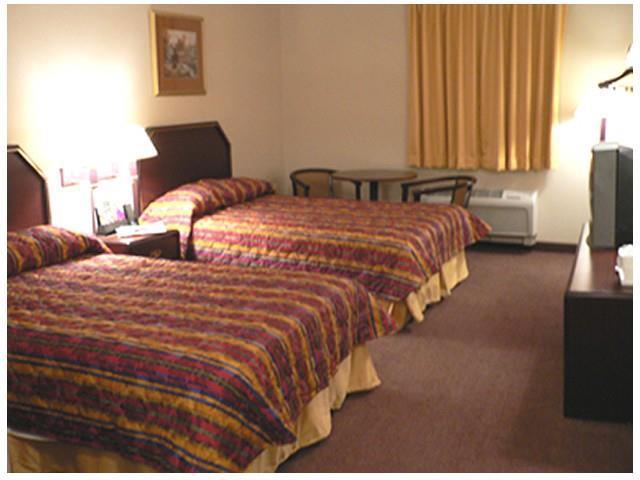 Super 8 By Wyndham Harrisburg Hershey North Room photo
